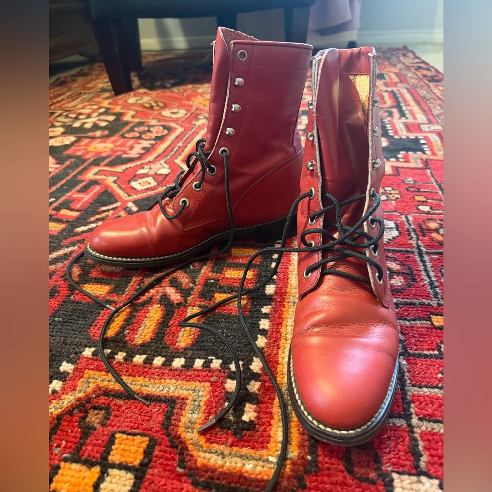 Justin “Diamond J” Red Lace-Up Leather Boots